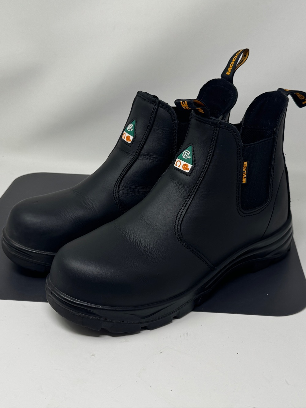 Mooselog Meadow CSA ASTM Composite Toe Chelsea Work Boots size 9.5 black women